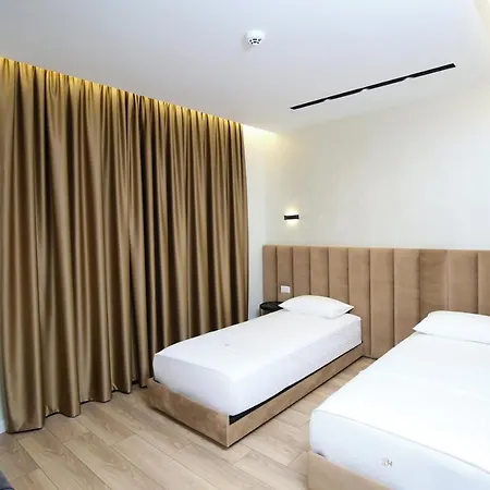Three Szálloda 3*