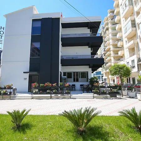 Szálloda Three 3*