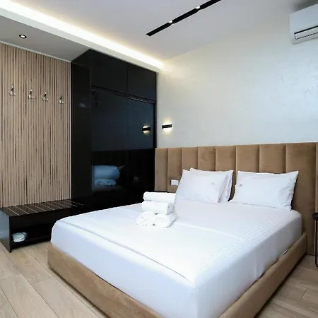 Hotell Three